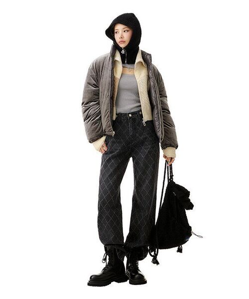 SHOEHI(シューハイ)の「リアナニットレースアップウォーカーブーツ_B1525(ブーツ・レディース・ブラック・22.5cm/23cm/23.5cm/24cm/24.5cm/25cm)」の14枚目の写真