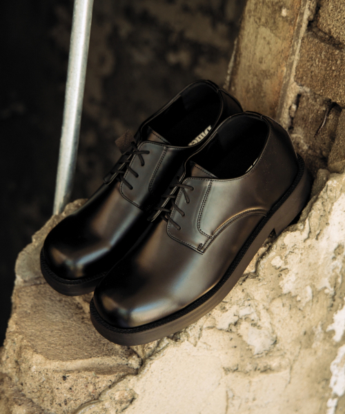 DIFFERSHOE（ディファーシュー）の「701 シャープ ダービーシューズ 7CM グロッシーブラック [ユ光]（ドレスシューズ・メンズ・ブラック・25cm/26cm/27cm/28cm）」の2枚目の写真