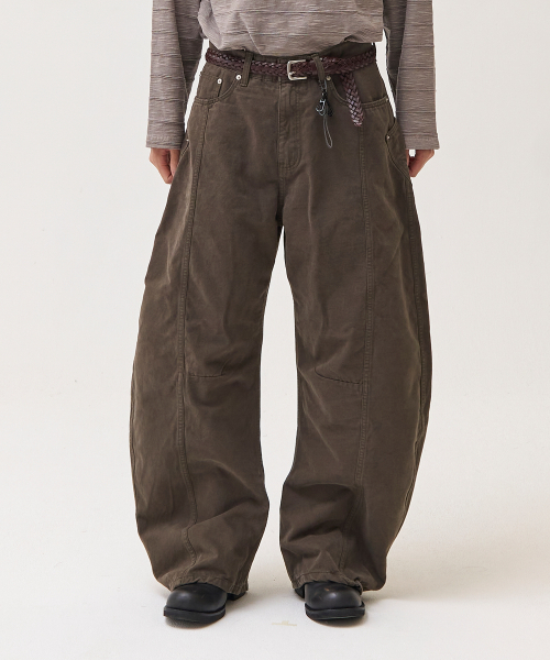 AKECII（アケシ）の「デンゼルサミットカーブドコットンパンツ_カーキ（その他パンツ・メンズ・その他・SMALL/MEDIUM/LARGE）」の3枚目の写真