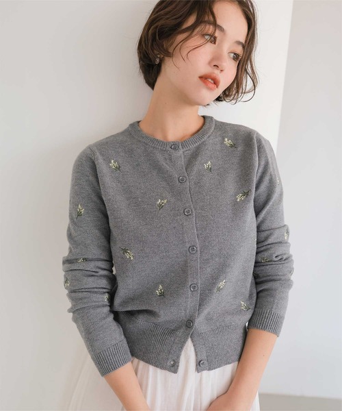 titivate(ティティベイト)の「フラワー刺繍カーディガン(カーディガン/ボレロ・レディース・イエロー/チャコール/アイボリー・FREE)」の3枚目の写真