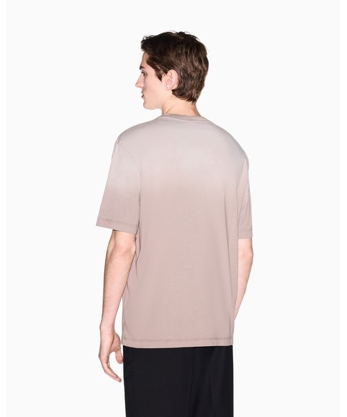 ARMANI EXCHANGE(アルマーニエクスチェンジ)の「【A|X アルマーニ エクスチェンジ】AXロゴ グラデーション 半袖クルーネックTシャツ/REGULAR+(Tシャツ/カットソー・メンズ・グレイッシュベージュ/ブラック・LARGE/MEDIUM/SMALL/X-LARGE/X-SMALL/XX-LARGE)」の7枚目の写真