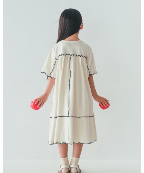 NHT(エヌエイチティー)の「エヌエイチティー メローワンピース(ワンピース・キッズ・アイボリー/グレー/ブラック・130cm/120cm/160cm/150cm/140cm/110cm)」の4枚目の写真