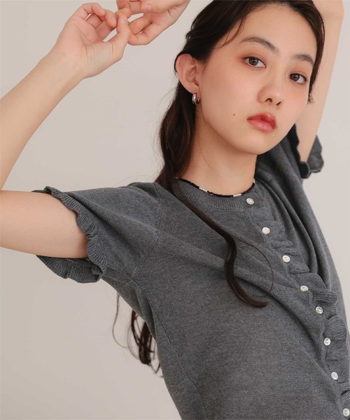 miette（ミエット）の「フリルデザイン半袖ニットカーディガン（カーディガン/ボレロ・レディース・グレー/ブラック/カーキ/レッド・L/M/S）」の15枚目の写真