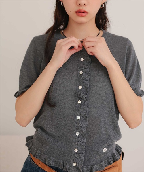 miette（ミエット）の「フリルデザイン半袖ニットカーディガン（カーディガン/ボレロ・レディース・グレー/ブラック/カーキ/レッド・L/M/S）」の14枚目の写真