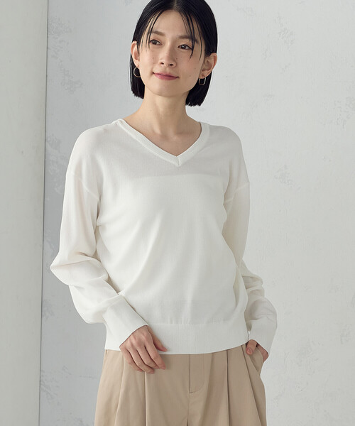 COMME CA ISM（コムサイズム）の「【UVカット・ウォッシャブル】ベーシック 2WAYネックニット（ニット/セーター・レディース・ネイビー/ブラック/アイボリー/グリーン・LARGE/MEDIUM）」の2枚目の写真