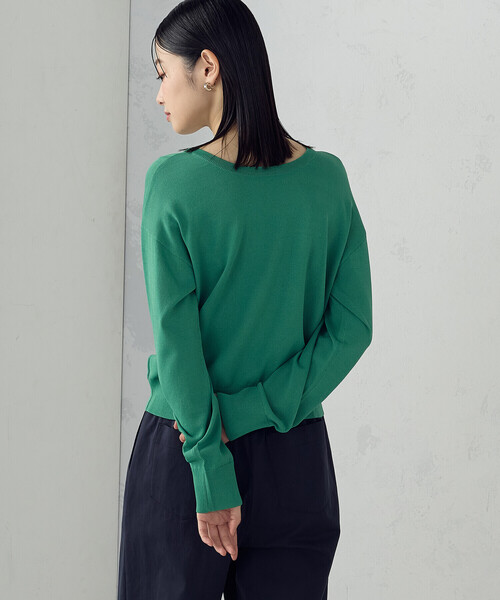 COMME CA ISM（コムサイズム）の「【UVカット・ウォッシャブル】ベーシック 2WAYネックニット（ニット/セーター・レディース・ネイビー/ブラック/アイボリー/グリーン・LARGE/MEDIUM）」の15枚目の写真