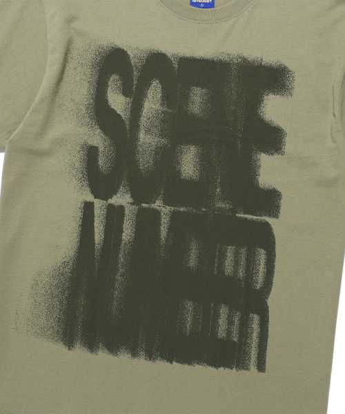 ISTKUNST(イストクンスト)の「SCENE NUMBER TEE_KHAKI(IK2EMMT509A)(Tシャツ/カットソー・レディース・カーキ・S/M/L)」の4枚目の写真