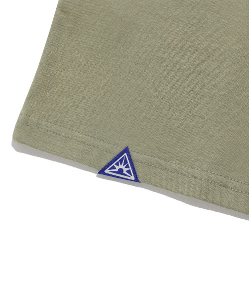 ISTKUNST(イストクンスト)の「SCENE NUMBER TEE_KHAKI(IK2EMMT509A)(Tシャツ/カットソー・レディース・カーキ・S/M/L)」の5枚目の写真