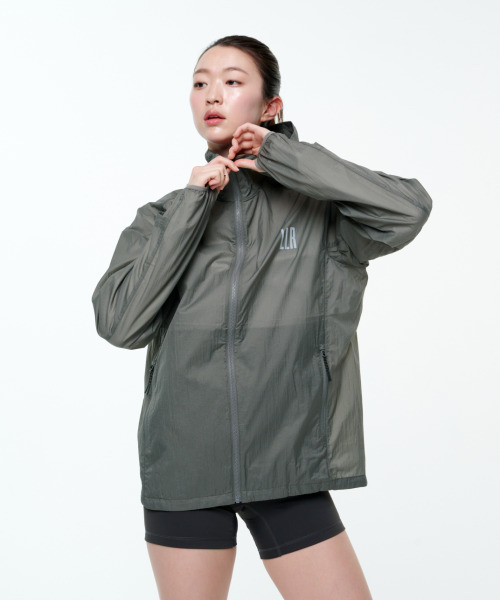 LIMELIGHT APPAREL(ライムライトアパレル)の「アスリットリップストップランニングウィンドブレーカー(セージ/グレー)(ナイロンジャケット・メンズ・その他・XXL/S/M/L/XL)」の1枚目の写真