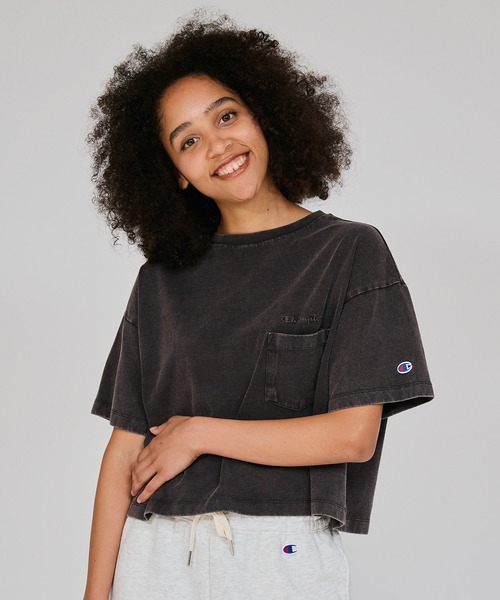 Champion(チャンピオン)の「【Champion/チャンピオン】レディース ショートスリーブTシャツ(Tシャツ/カットソー・レディース・グリーン系その他5/ブラック系その他/ロイヤルブルー/ダークブラウン・MEDIUM/LARGE)」の1枚目の写真