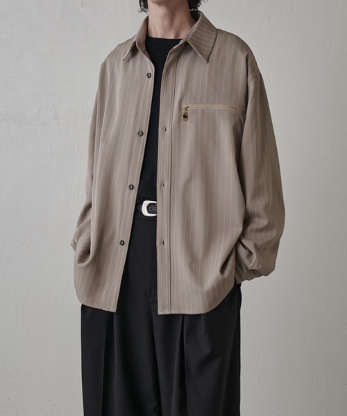 Lui's(ルイス)の「ストライプオーバーシャツブルゾン(シャツ/ブラウス・メンズ・ブラック/グレー系その他/ネイビー・FREE)」の2枚目の写真