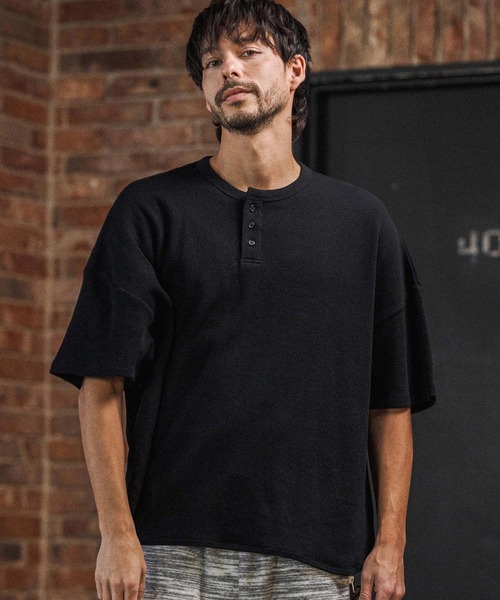 CAMBIO(カンビオ)の「mlt5580- Honeycomb Waffle Henley Neck Tee ヘンリーネックTシャツ(S64126cmb)(Tシャツ/カットソー・メンズ・ホワイト/ブラック/チャコールグレー・S/M/L)」の3枚目の写真