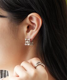 キューブピアス