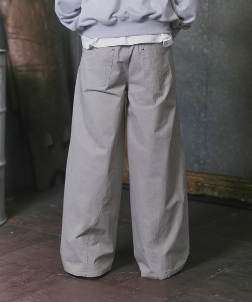 Confirm(コンファーム)の「Peach Brushed Studded Pants / ピーチ起毛スタッズパンツ メンズ レディース ユニセックス(その他パンツ・メンズ・ブラック/カーキ/グレー・M/L)」の5枚目の写真