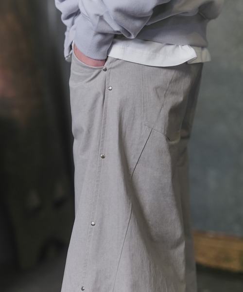 Confirm(コンファーム)の「Peach Brushed Studded Pants / ピーチ起毛スタッズパンツ メンズ レディース ユニセックス(その他パンツ・メンズ・ブラック/カーキ/グレー・M/L)」の7枚目の写真