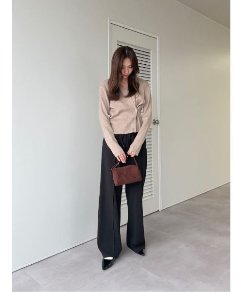 titivate(ティティベイト)の「リラックスセンターシームストレートパンツ(その他パンツ・レディース・ダークブラウン/ベージュ/ブラック・L/M/S/SP)」の7枚目の写真