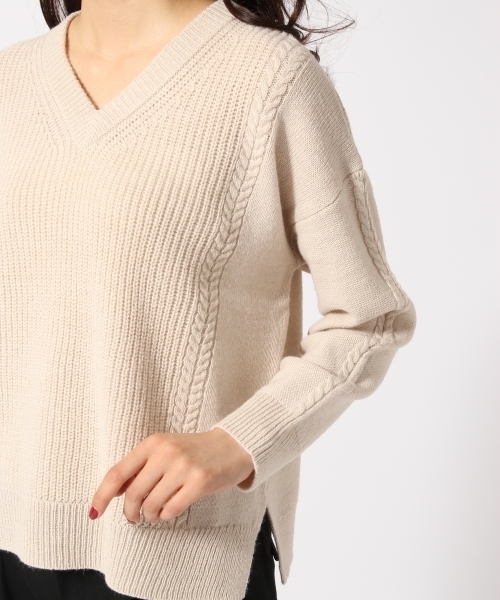 GLOBAL WORK（グローバルワーク）の「7ゲージイタリアVネックプルオーバー長袖/709787（ニット/セーター・レディース・ダークグレー/ネイビー/ベージュ/ライトブルー/ホワイト系その他・MEDIUM/SMALL/LARGE）」の11枚目の写真