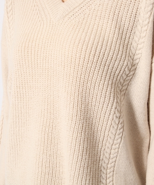 GLOBAL WORK（グローバルワーク）の「7ゲージイタリアVネックプルオーバー長袖/709787（ニット/セーター・レディース・ダークグレー/ネイビー/ベージュ/ライトブルー/ホワイト系その他・MEDIUM/SMALL/LARGE）」の13枚目の写真