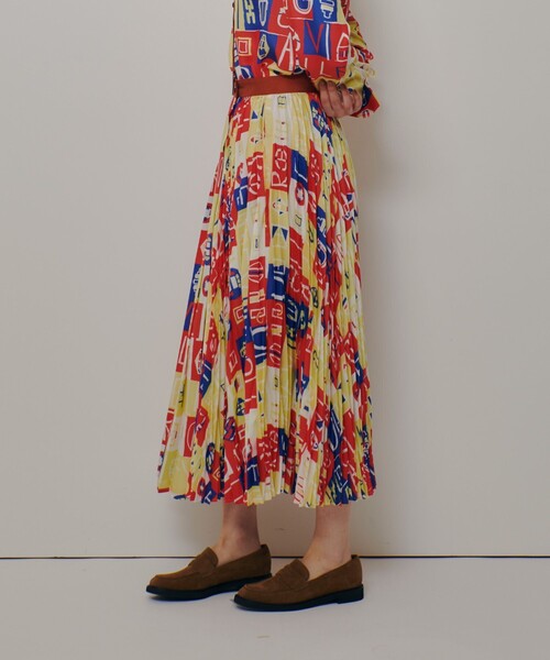 allureville(アルアバイル)の「パッチワークプリントプリーツスカート(スカート・レディース・レッド・1/2)」の2枚目の写真