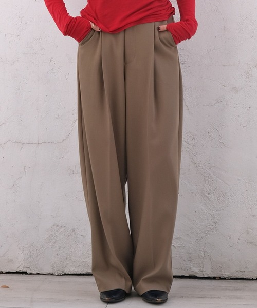 AKTE（アクテ）の「テーパードボリュームパンツ（その他パンツ・レディース・ネイビー/カーキ系・2T/2/1）」の2枚目の写真