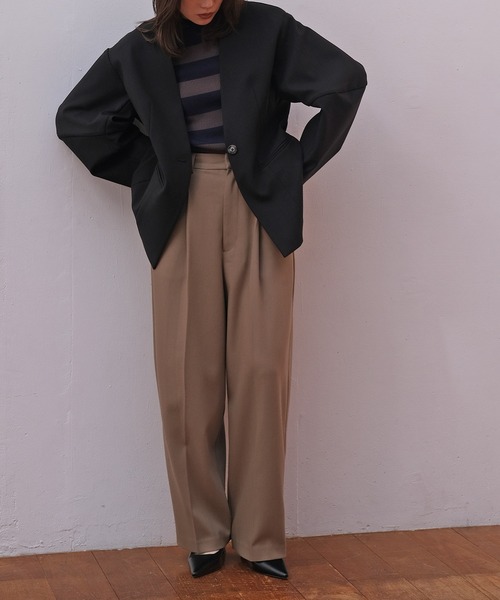 AKTE（アクテ）の「テーパードボリュームパンツ（その他パンツ・レディース・ネイビー/カーキ系・2T/2/1）」の22枚目の写真