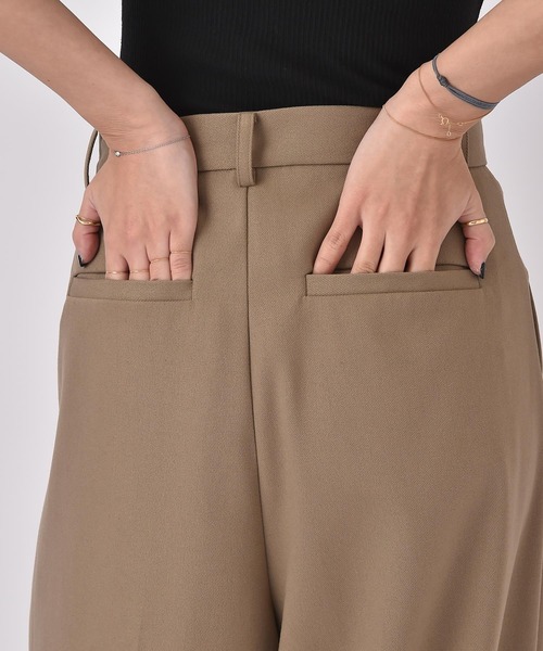 AKTE（アクテ）の「テーパードボリュームパンツ（その他パンツ・レディース・ネイビー/カーキ系・2T/2/1）」の7枚目の写真