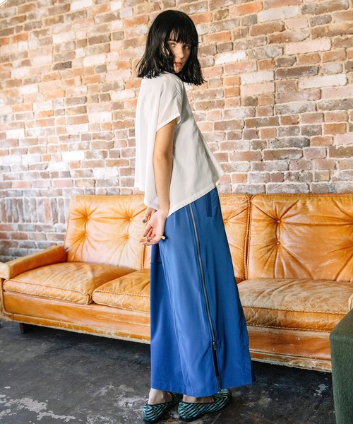 AULA AILA(アウラアイラ)の「スカーフプリントTシャツ(Tシャツ/カットソー・レディース・ブラウン/オフホワイト/ブラック・0)」の8枚目の写真