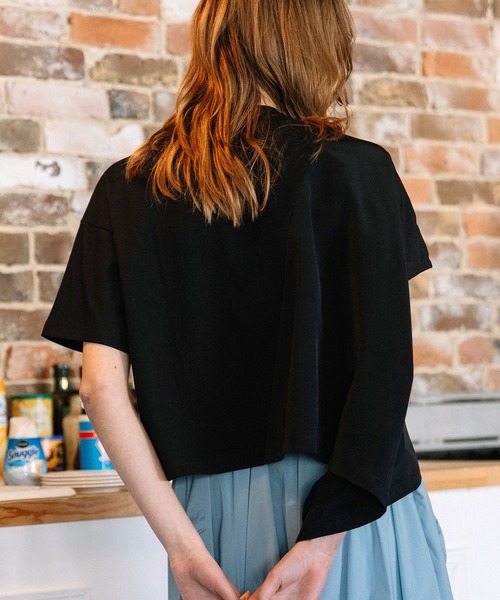 AULA AILA(アウラアイラ)の「スカーフプリントTシャツ(Tシャツ/カットソー・レディース・ブラウン/オフホワイト/ブラック・0)」の11枚目の写真