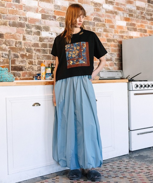 AULA AILA(アウラアイラ)の「スカーフプリントTシャツ(Tシャツ/カットソー・レディース・ブラウン/オフホワイト/ブラック・0)」の13枚目の写真