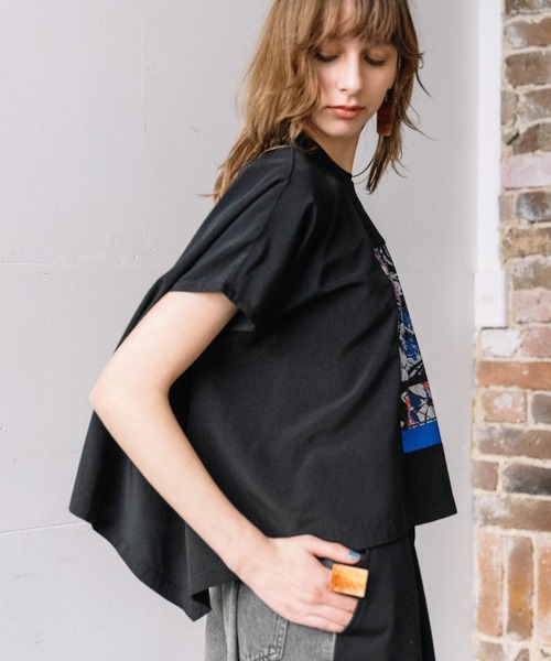 AULA AILA(アウラアイラ)の「スカーフプリントTシャツ(Tシャツ/カットソー・レディース・ブラウン/オフホワイト/ブラック・0)」の19枚目の写真