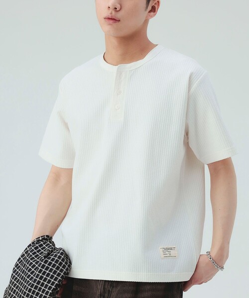 BEAMS HEART（ビームスハート）の「クイックドライ ワッフル ヘンリーネック カットソー（吸水速乾）（Tシャツ/カットソー・メンズ・ブラック/ホワイト・S/M/L/XL）」の6枚目の写真