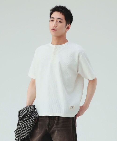 BEAMS HEART（ビームスハート）の「クイックドライ ワッフル ヘンリーネック カットソー（吸水速乾）（Tシャツ/カットソー・メンズ・ブラック/ホワイト・S/M/L/XL）」の21枚目の写真