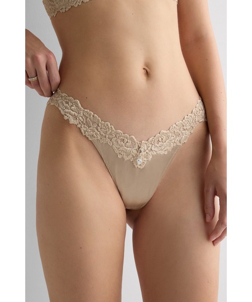 Intimissimi(インティミッシミ)の「Silky Flowers シルク&レース エイティーズスタイル ブラジリアンショーツ【リミテッドエディション】(ショーツ・レディース・ベージュ/ライトブルー・L/M/S)」の1枚目の写真