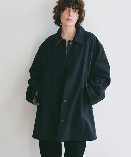 ETRE TOKYO(エトレトウキョウ)の「ステンカラーボンディングコート(ステンカラーコート・レディース・ベージュ/ネイビー・M/S)」の4枚目の写真