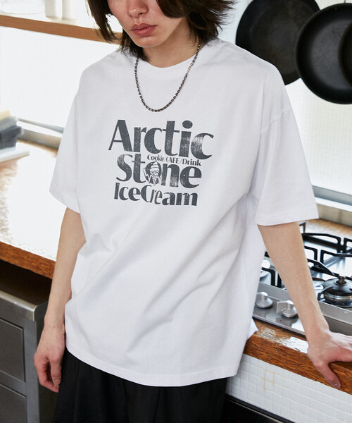 PUBLUX（パブリュクス）の「PUBLUX/パブリュクス ＜機能性素材＞LOVE POP STUDIO　ICE CREAM SHOP ロゴ Tシャツ　限定展開（Tシャツ/カットソー・メンズ・ピンク/ホワイト/ネイビー・L/M/S）」の2枚目の写真