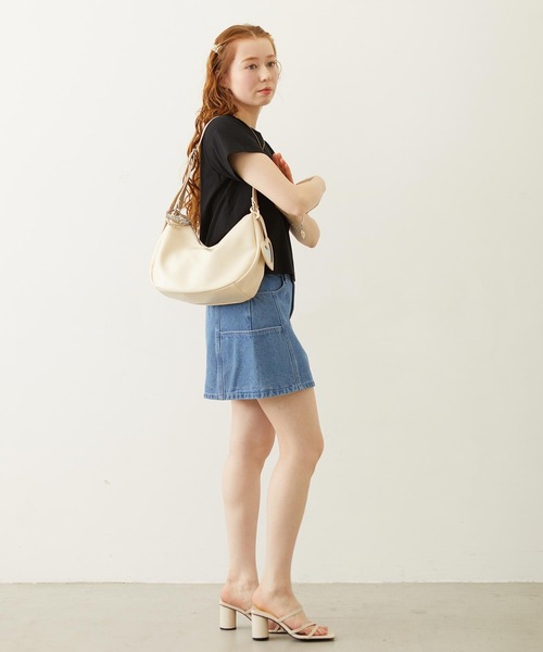 MILKFED.(ミルクフェド)の「HEART MIRROR SHOULDER BAG(ショルダーバッグ・レディース・ベージュ/オフホワイト/ブラック・ONE SIZE)」の8枚目の写真