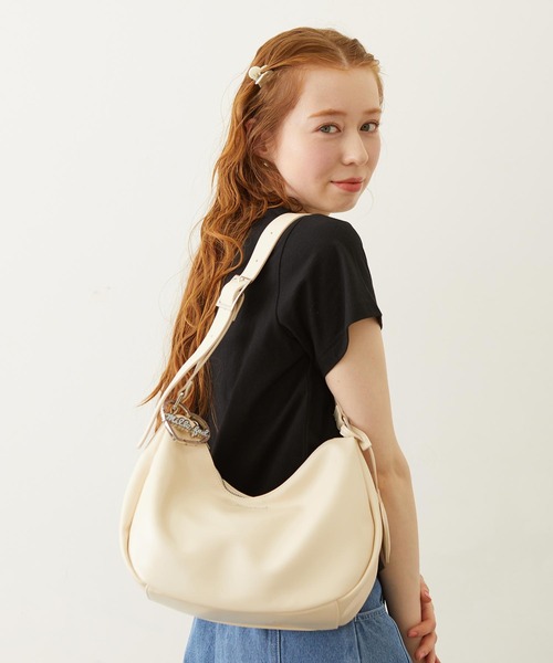 MILKFED.(ミルクフェド)の「HEART MIRROR SHOULDER BAG(ショルダーバッグ・レディース・ベージュ/オフホワイト/ブラック・ONE SIZE)」の5枚目の写真