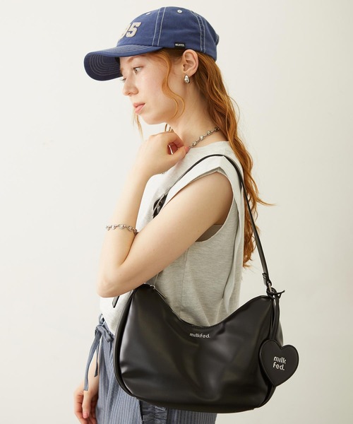 MILKFED.(ミルクフェド)の「HEART MIRROR SHOULDER BAG(ショルダーバッグ・レディース・ベージュ/オフホワイト/ブラック・ONE SIZE)」の9枚目の写真