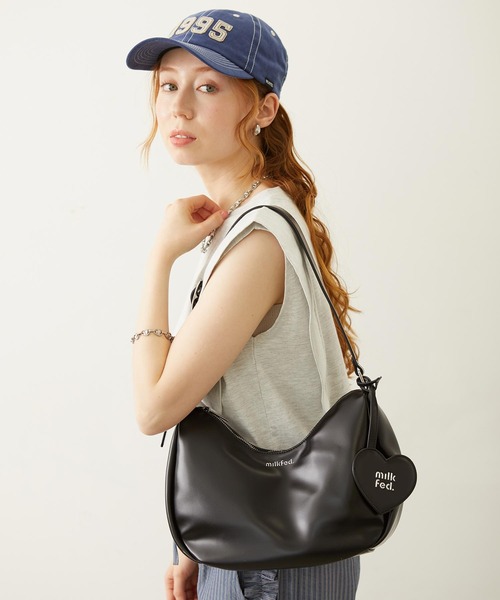 MILKFED.(ミルクフェド)の「HEART MIRROR SHOULDER BAG(ショルダーバッグ・レディース・ベージュ/オフホワイト/ブラック・ONE SIZE)」の10枚目の写真
