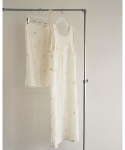 anuke（アンヌーク）の「Embroidery Sleeveless Onepiece（ワンピース・レディース・ブラック/アイボリー・38inch/36inch）」の5枚目の写真