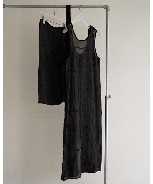 anuke（アンヌーク）の「Embroidery Sleeveless Onepiece（ワンピース・レディース・ブラック/アイボリー・38inch/36inch）」の6枚目の写真