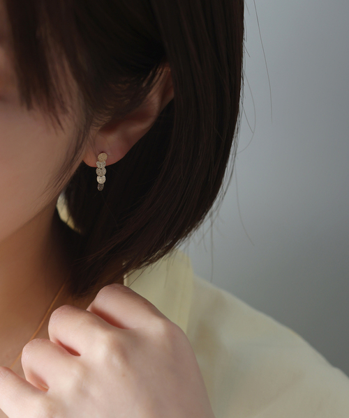 Lilas(リラ)の「《WEB限定》サークルラインピアス K10(両耳)(ピアス(両耳用)・レディース・ゴールド・FREE)」の2枚目の写真