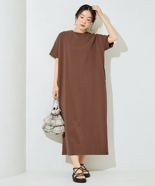 FREAK'S STORE(フリークスストア)の「限定展開 USAコットン ビッグシルエット Tシャツワンピース(ワンピース・レディース・ブラウン/レッド/ストライプ/ネイビー/オリーブ/ブラック/ブルー/オフホワイト・MEDIUM/SMALL)」の9枚目の写真