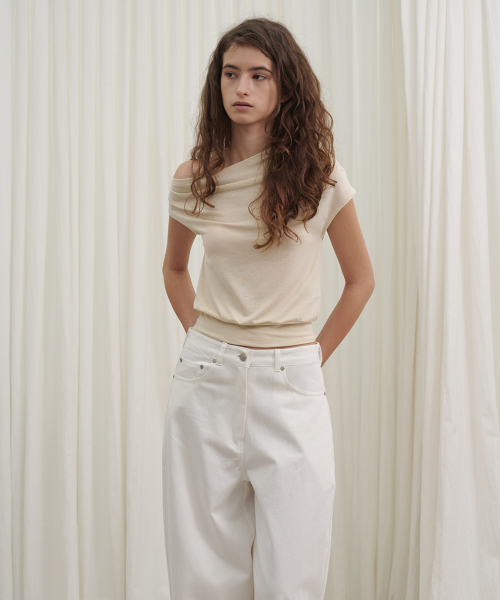 MARROT(マロット)の「ドレープアシンメトリーティー_クリームベージュ(Tシャツ/カットソー・レディース・ベージュ・SMALL/MEDIUM)」の7枚目の写真