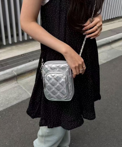 mebole(メボレ)の「キルティングミニショルダーバッグ(ショルダーバッグ・レディース・ブラック/シルバー/ホワイト・FREE)」の3枚目の写真