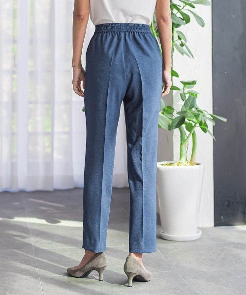 la.f…（ラエフ）の「【WEB限定】“美脚デニム見え”裾スリットテーパードパンツ（その他パンツ・レディース・ダークネイビー/ブラック・7号/9号）」の6枚目の写真