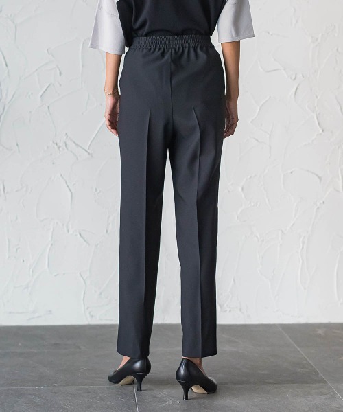 la.f…（ラエフ）の「【WEB限定】“美脚デニム見え”裾スリットテーパードパンツ（その他パンツ・レディース・ダークネイビー/ブラック・7号/9号）」の17枚目の写真