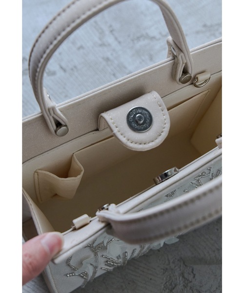 niana(ニアナ)の「ボタニカル刺繍ラメハンドバッグ パーティーバッグ ミニ ショルダー 結婚式 二次会 成人式 同窓会 お呼ばれ フォーマル オケージョン(ハンドバッグ・レディース・ブラック/シルバー/ベージュ・FREE)」の15枚目の写真