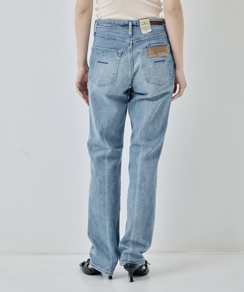 YANUK（ヤヌーク）の「[YANUK/ヤヌーク]ANNETTE(Slim Straight) FUB（デニムパンツ・レディース・ライトブルー・23/24/25/26）」の14枚目の写真