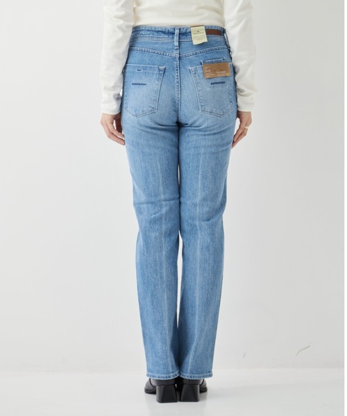 YANUK（ヤヌーク）の「[YANUK/ヤヌーク]ANNETTE(Slim Straight) FUB（デニムパンツ・レディース・ライトブルー・23/24/25/26）」の4枚目の写真